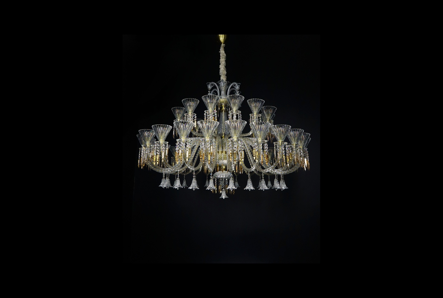 Richmond 36 — Chandelier